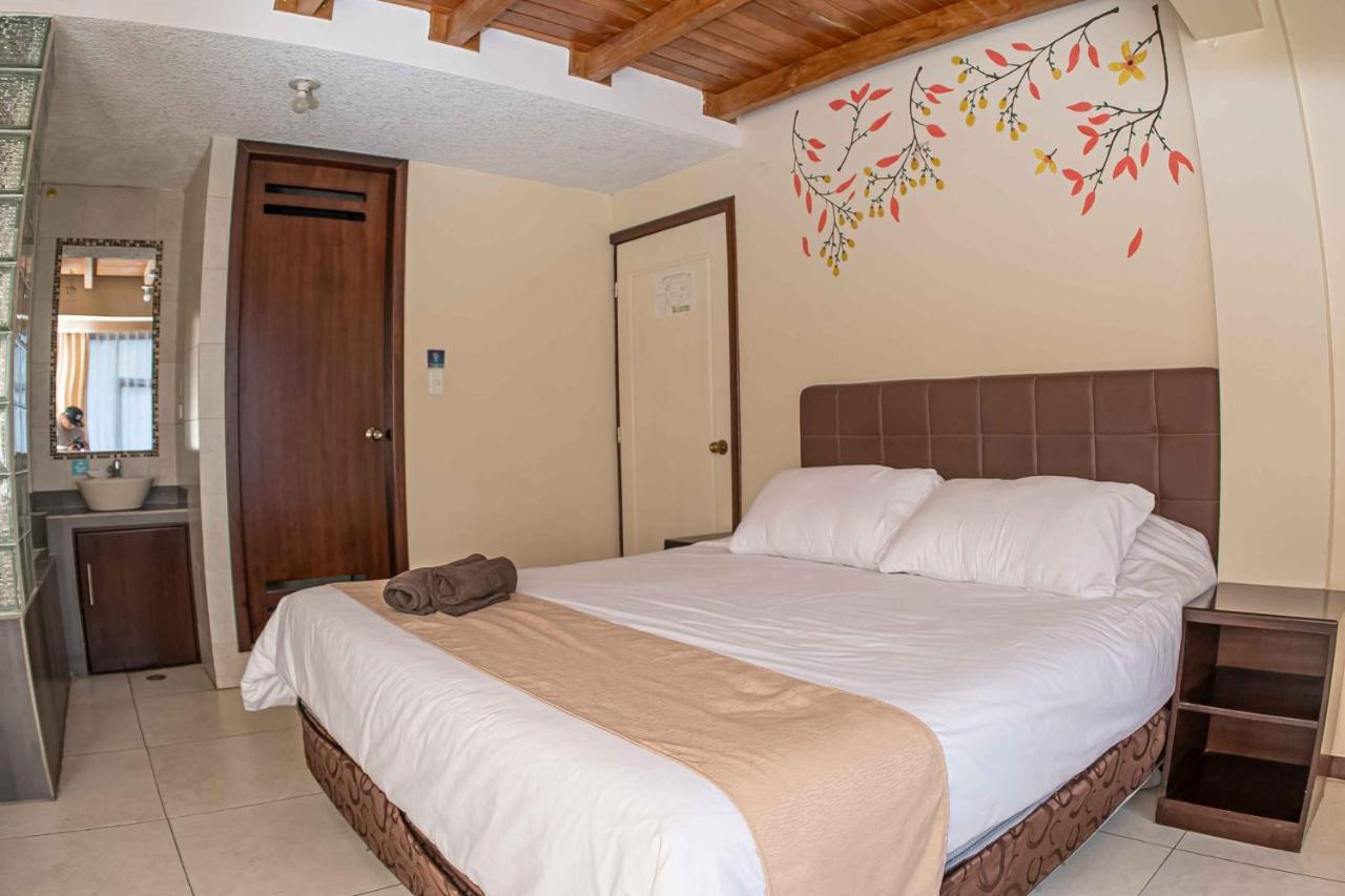 Hotel Tungurahua バーニョス エクステリア 写真