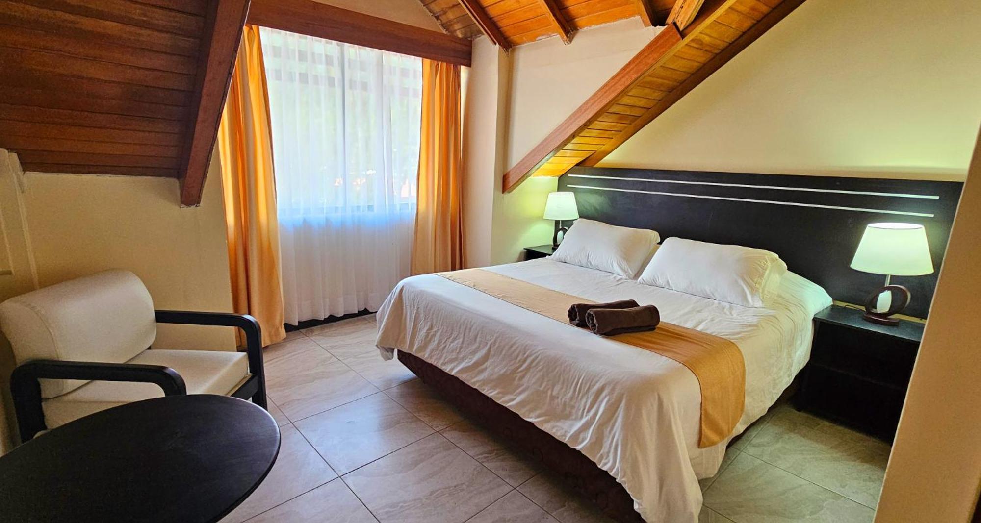Hotel Tungurahua バーニョス エクステリア 写真
