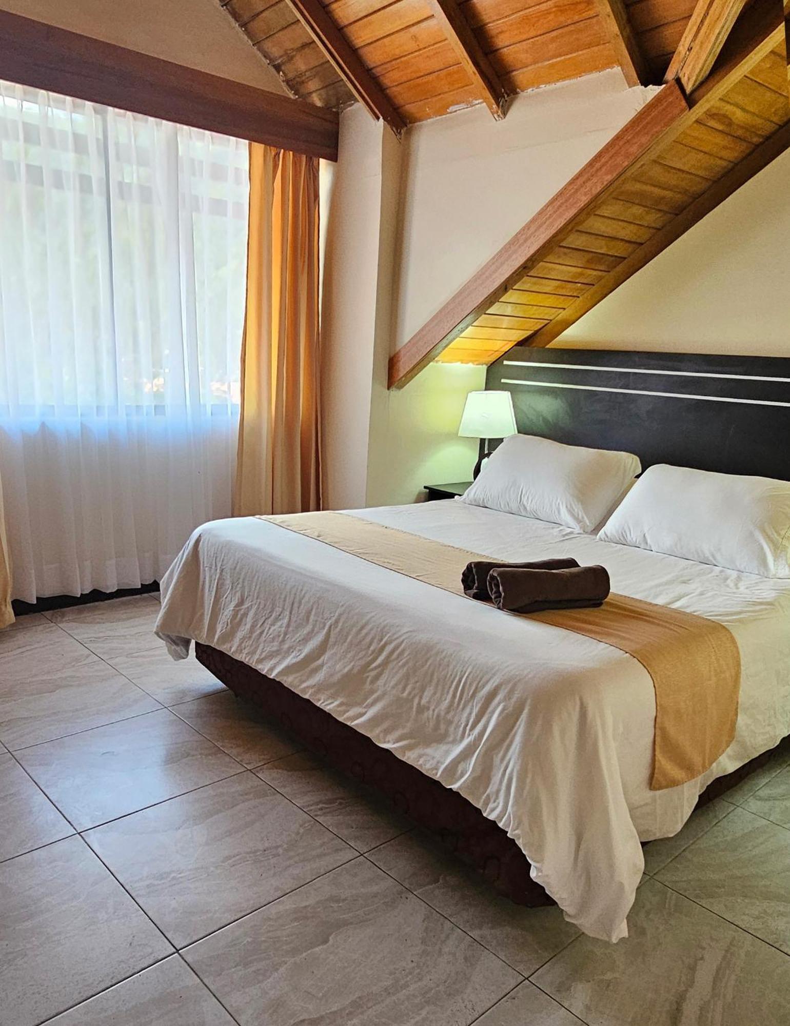 Hotel Tungurahua バーニョス エクステリア 写真